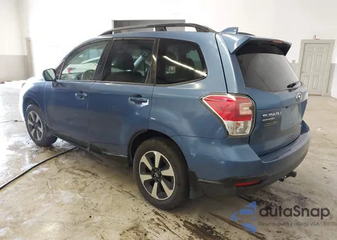 2018 Subaru Forester 2.5I Premium из США, поврежденный, VIN JF2SJAGC6JH495417